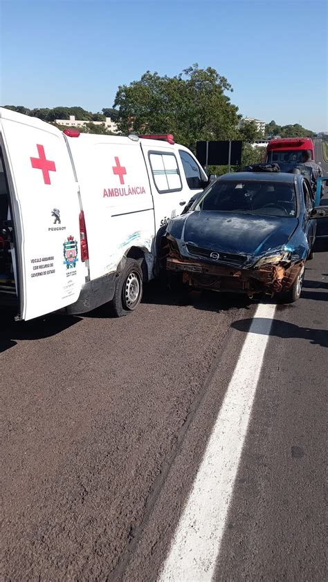 Durante Fuga Homem Bate Carro Lotado De Maconha Em Ambul Ncia Que