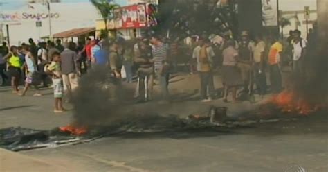 G Moradores Fazem Protesto E Fecham Tr Nsito Em Feira De Santana Na