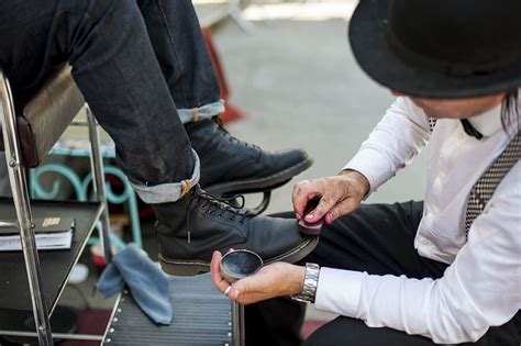 Shoe Shines At Airport Stands Still Going Strong New Study Shows