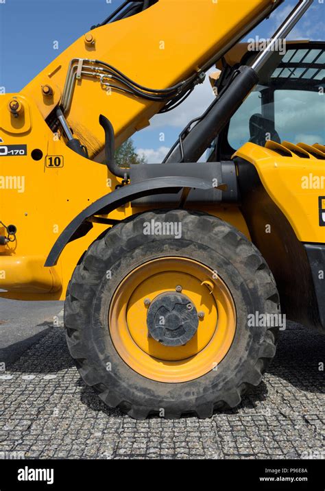 Heavy Construction Equipment Yellow Telehandler Loadall JCB 540