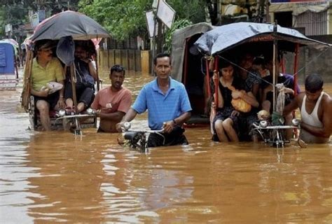 असम में बारिश का कहर जारी फिर आयी बाढ़ 1 39 लाख लोग हुये प्रभावित Flood Again In Assam 1 39