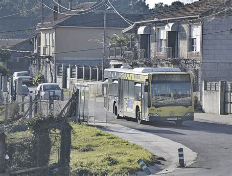 Herida una persona al chocar un coche y un camión de la basura en