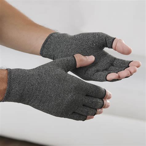 The Best Arthritis Compression Gloves - Hammacher Schlemmer