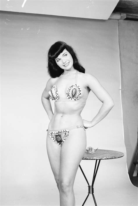 100 Vintage Bikinis - Pictures of Classic Bikinis