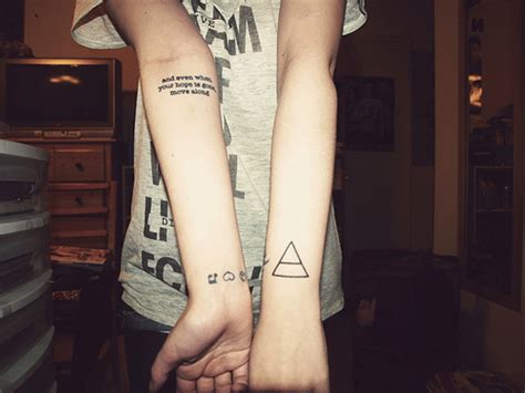 68 Magnificent Triangle Wrist Tattoos