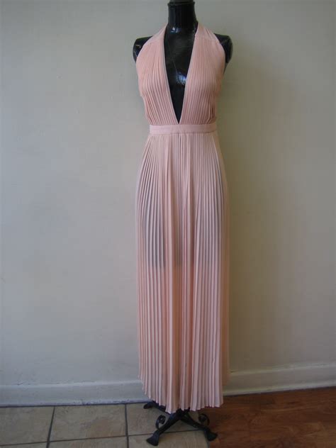 hold  halston  cats meow