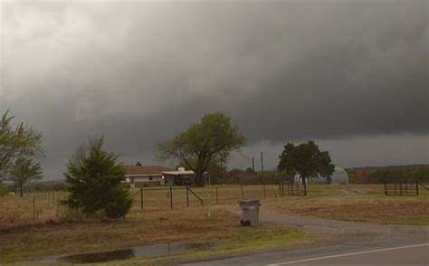 Severe weather impacts parts of Oklahoma Monday