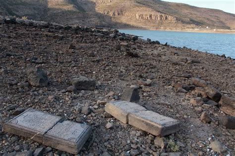 Im Genes Del Cementerio Antiguo Descubierto En La Presa Guadalupe