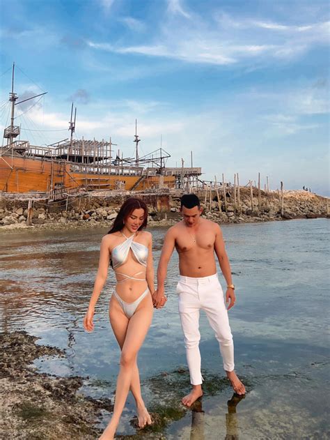 Netizen ngán ngẩm trước hình ảnh Phương Trinh Jolie diện bikini d Saostar vn