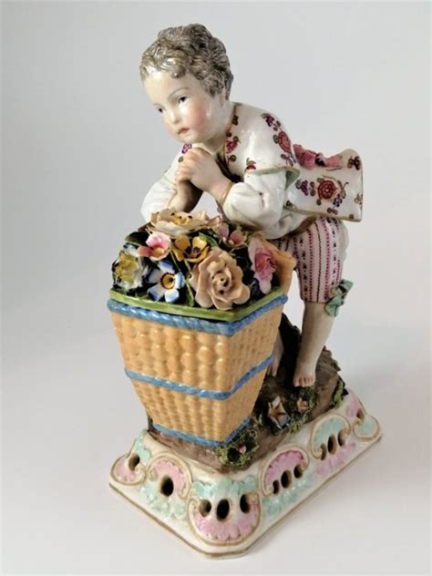 Meissen Style Figurine Garçon Avec Panier De Fleurs 1 Catawiki