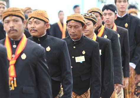 Baju Adat Banyuwangi Asal Usul Keunikan Maknanya