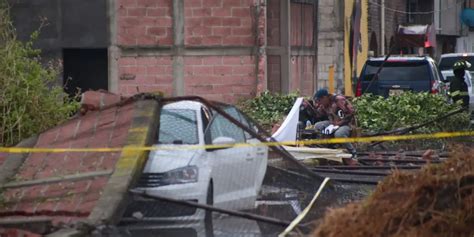 Tornado En Toluca Deja Dos Muertos Tras El Desplome De Una Barda