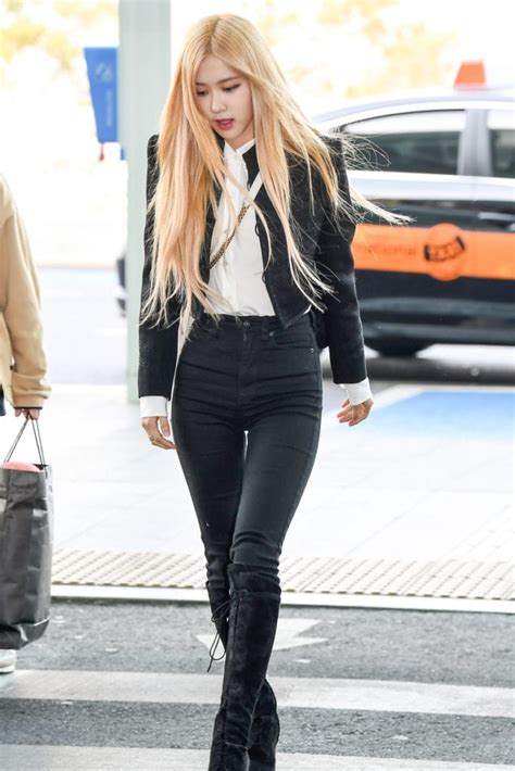 BLACKPINK’s Rose looking sensational and classy in black and white top ...