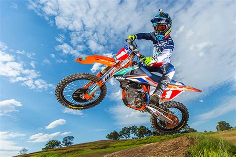 Video: KTM Motocross Racing Team - Transmoto