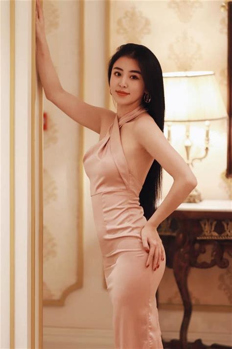 Không nhận ra hot girl bánh tráng trộn Đà Lạt sau 9 năm nổi tiếng Kênh Sao