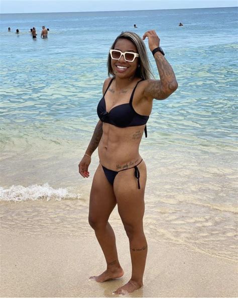 Hot Sexy Ingrid Alves Bikini Pics