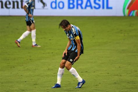 Escala O Do Gr Mio Geromel Deve Ficar Fora Mas David Braz Volta