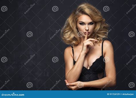Glamorous Curvy Blonde Woman Stock Image Image Of Beauty Glamour