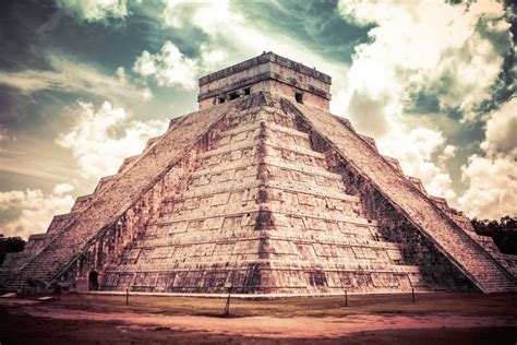 Pir Mide De Kukulkan El Castillo En Chichen Itza Yucat N M Xico