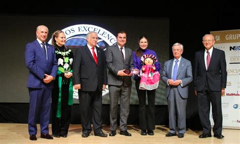 Gana Querétaro dos premios de excelencia turística en Feria de Madrid