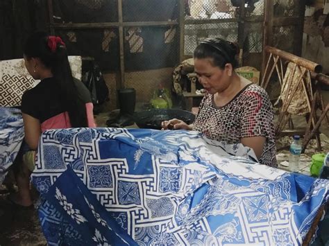 Meski Musim Penghujan Produksi Batik Pekalongan Tetap Berjalan