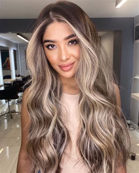 Blonde Caramel Highlights Brown Hair With Highlights Half Head