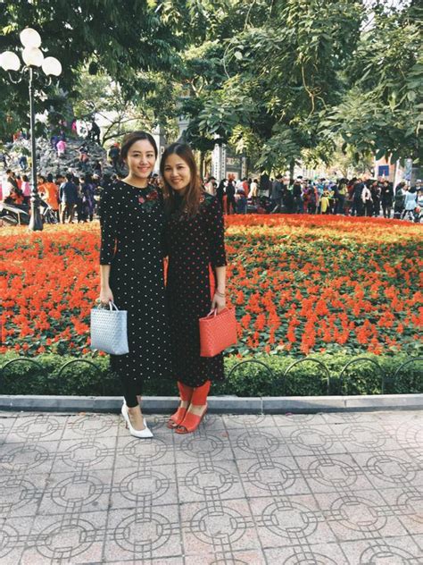 Mùng 1 sao hot girl Việt mặc đẹp đi chúc Tết cùng gia đình