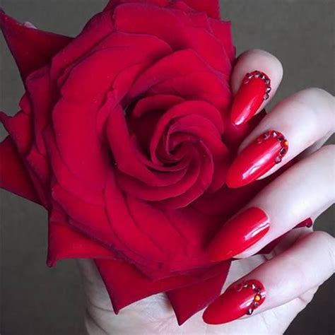 Imagen De Fashion Flowers And Nails Red Stiletto Nails Nude Nails