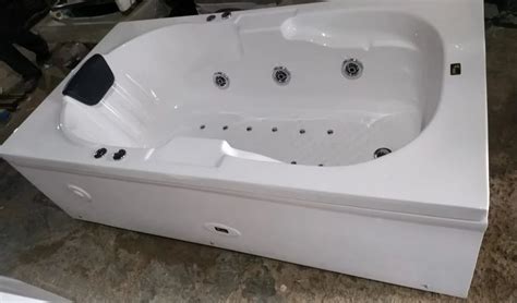 White Rectangular Acrylic Bathtub For Bathroom Freestanding Bathtubs