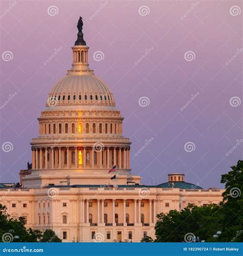 Us Capitol Building At Sunset Stock Photo Image Of Purple Monument