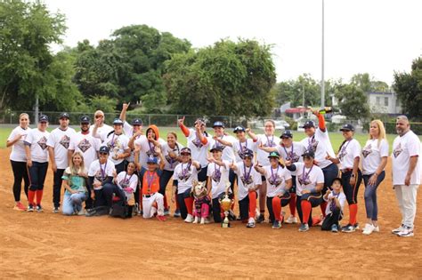 Invictas y campeonas Las Lobas de Arecibo conquistan 12mo título en