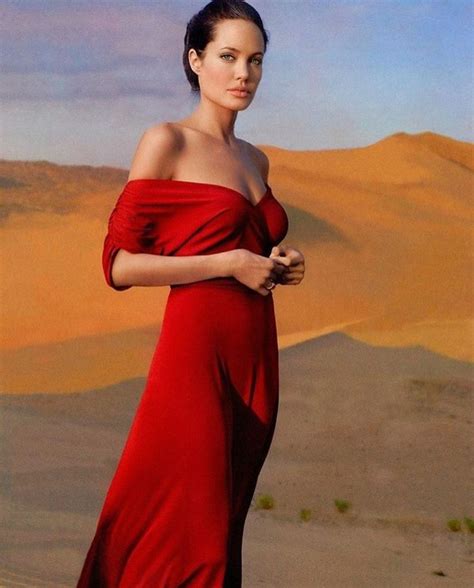 Pin By Rhea On Angelina Jolie Annie Leibovitz Annie Leibovitz