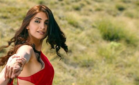 Sonam Kapoor Nude Pics Page 1