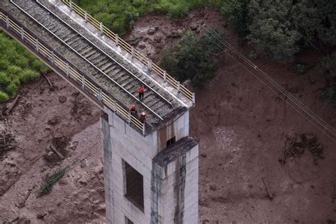 Photos of the Dam Collapse Near Brumadinho, Brazil - The Atlantic