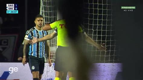 Vídeo Aos 24 min do 1º tempo cartão amarelo de Kannemann do Grêmio