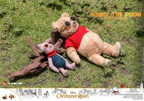 Hot Toys MMS502 Christopher Robin Winnie The Pooh Collectible Figure