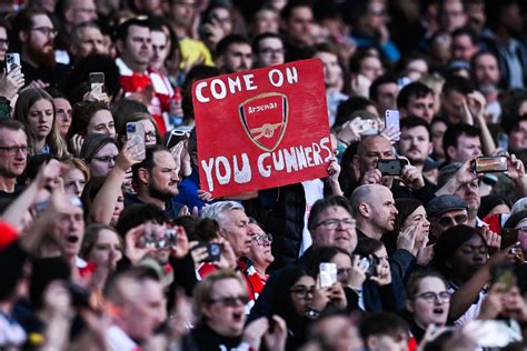 Arsenal sell out Emirates for Women's Champions League semi-final with