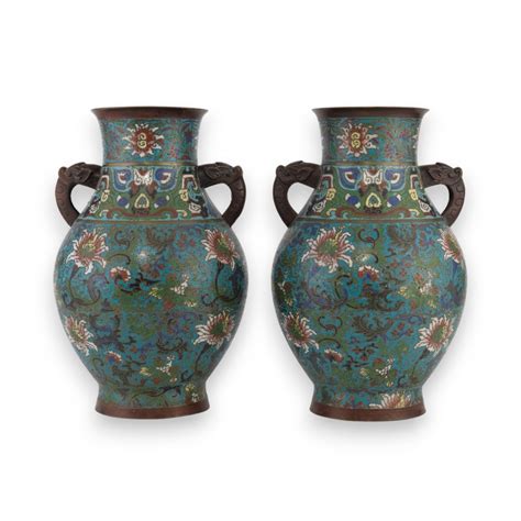 Paire de vases cloisonné à anses éléphant Moinat SA Antiquités