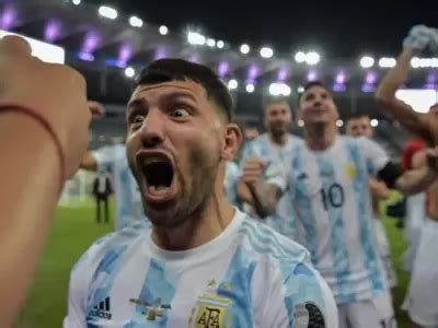 La conmovedora reacción del Kun Agüero en vivo al enterarse de que