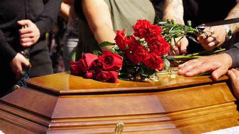 How French Funerals Differ From American Services In Terms Of Ceremony Structure And Mourning Etiquette For Guests