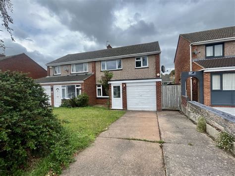 3 Bed Semi Detached House For Sale In Garden Close Broadfields Ex2 £