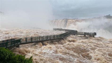 Video La Impresionante Crecida Que Desborda Las Cataratas Del Iguaz