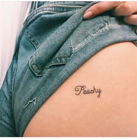 Tatuaje Femenino En La Nalga Peachy Tatuajes Femeninos Tatuaje A Tope Tatuajes Minimalistas