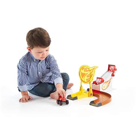 Fisher-Price Blaze And The Monster Machines Flaming Stunts Blaze DGK52 ...