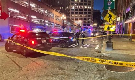 Police 3 People Dead 5 Injured In Early Sunday Shootings In Seattle