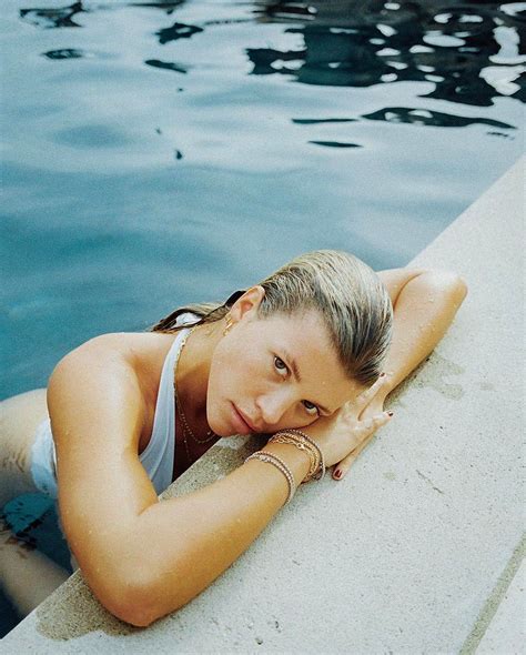 Sofia Richie Beautiful Hot Celebs Home