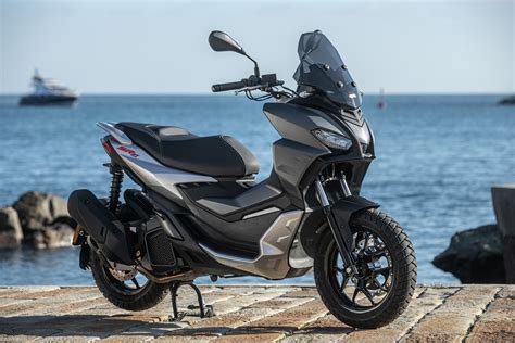 Probamos El Aprilia SR GT 125 Un Scooter Con Aires De SUV Para El