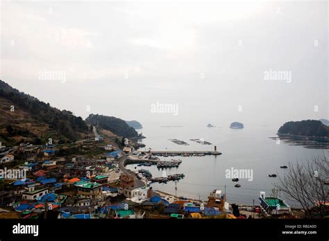 Tongyeong hi-res stock photography and images - Alamy