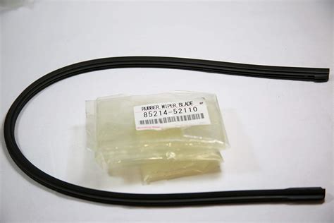 8521452110 Toyota - Резинка щетки стеклоочистителя 85214-52110 - купить ...