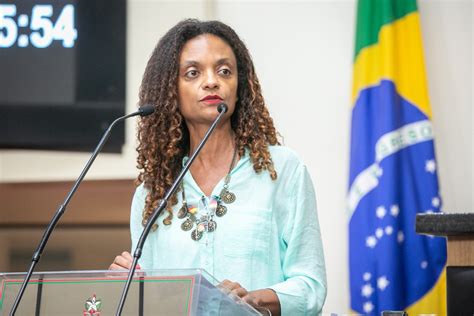 Ag Ncia Alesc Vanessa Da Rosa Apresenta Projeto Que Estabelece De